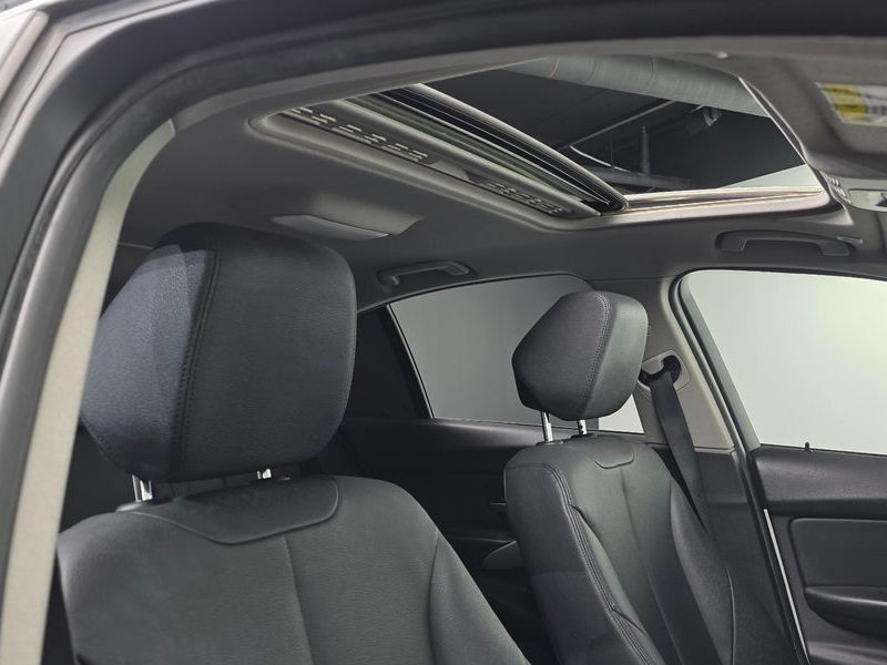 2015 BMW 3 Series 320d ED Edition photo 17