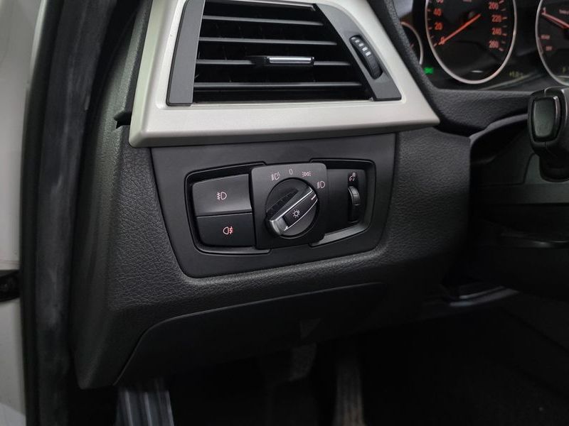 2015 BMW 3 Series 320d ED Edition photo 19