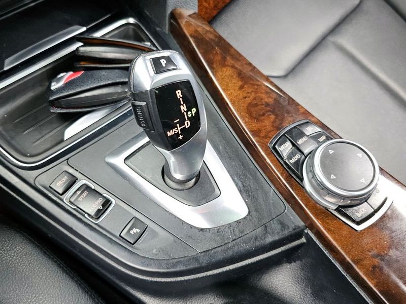 2015 BMW 3 Series GT 320d xDrive photo 9