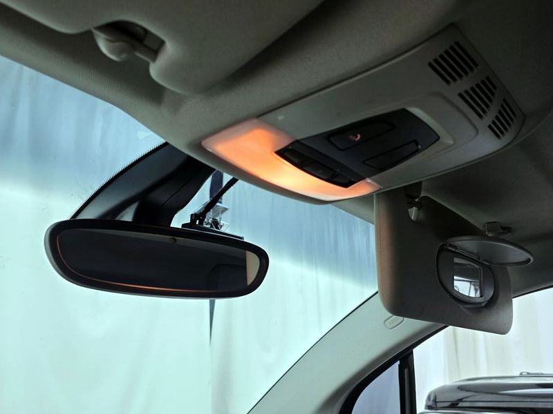 2016 BMW i3 LUX photo 19