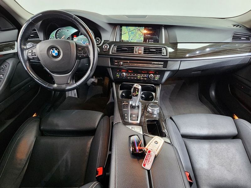 2016 BMW 5 Series 520d xDrive Luxury Plus photo 7