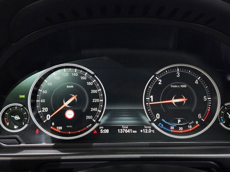 2016 BMW 5 Series 520d xDrive Luxury Plus photo 8
