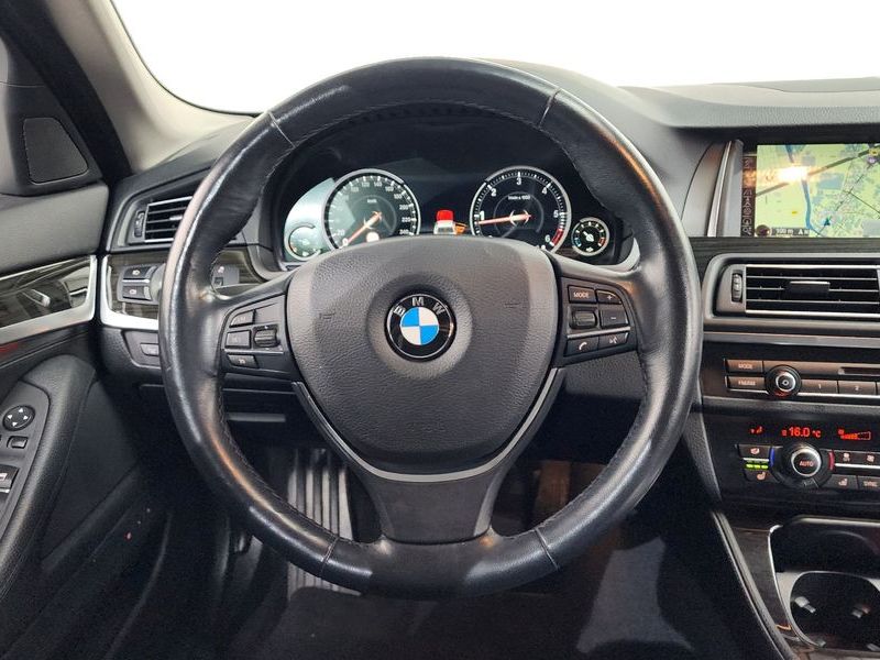 2016 BMW 5 Series 520d xDrive Luxury Plus photo 13