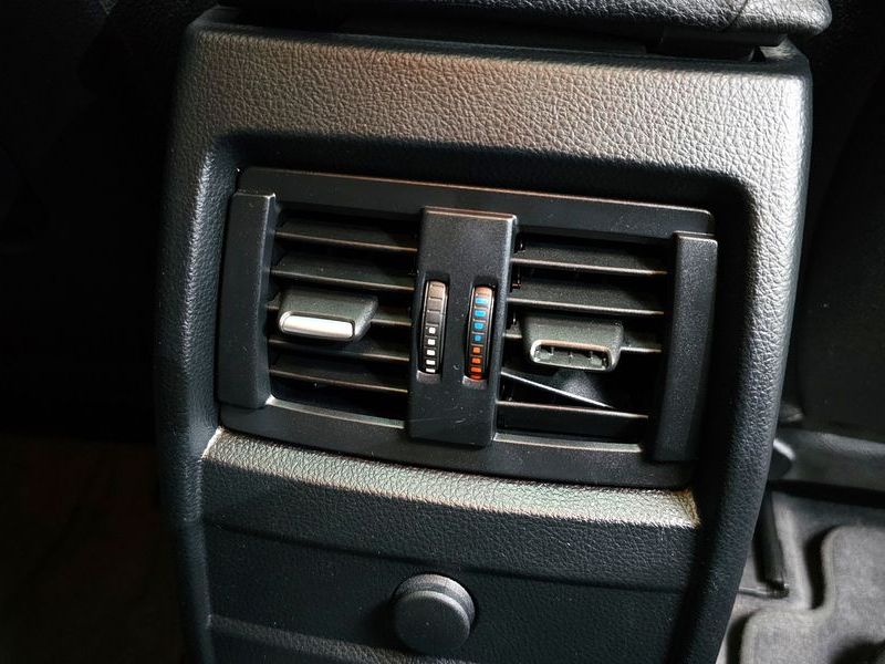 2015 BMW 3 Series 320d photo 18