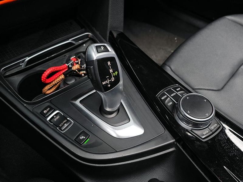 2017 BMW 3 Series GT 320d xDrive photo 9