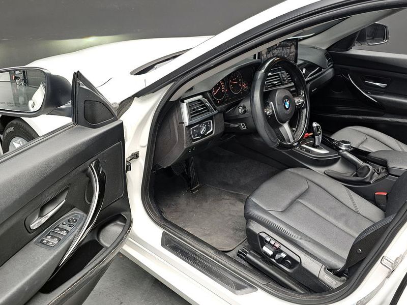 2017 BMW 3 Series GT 320d xDrive photo 12