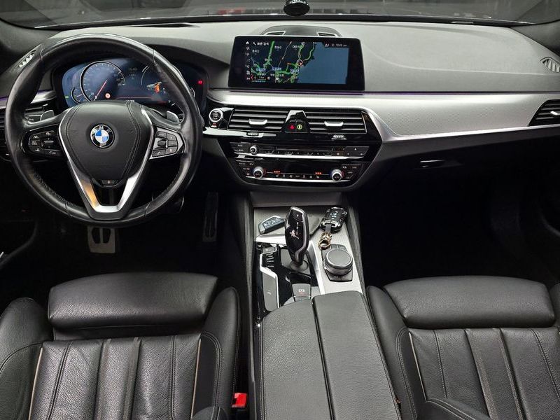 2017 BMW 5 Series 530i M Sport Package photo 7