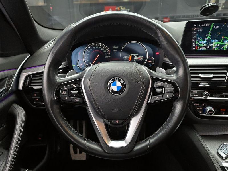 2017 BMW 5 Series 530i M Sport Package photo 13