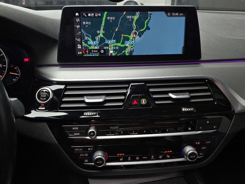 2017 BMW 5 Series 530i M Sport Package photo 16