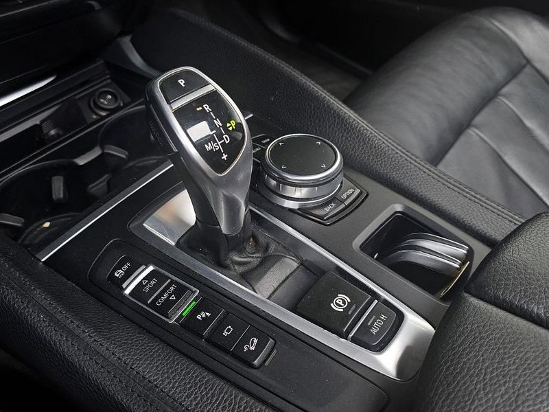 2017 BMW X6 xDrive 30d photo 9