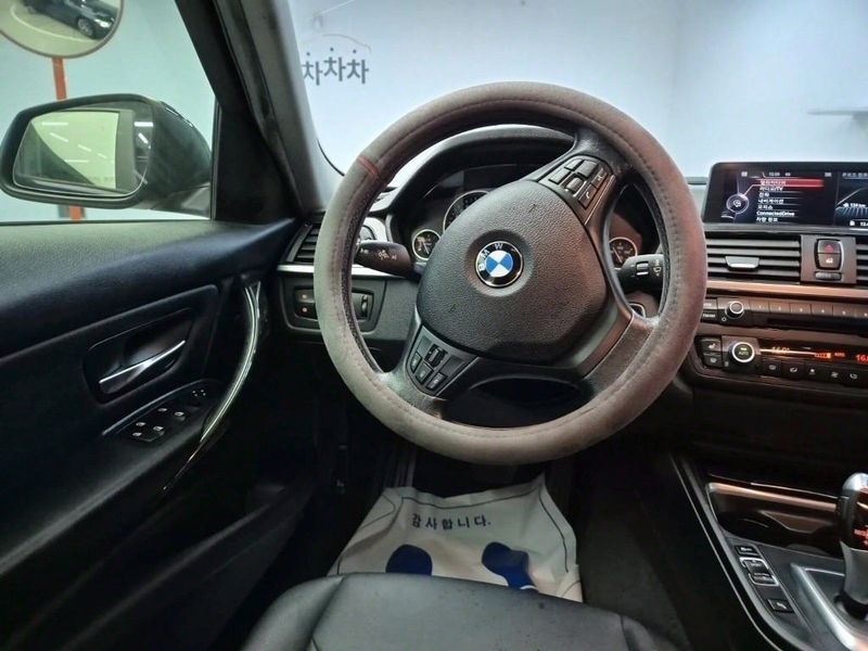 2015 BMW 3 Series 320d xDrive photo 18