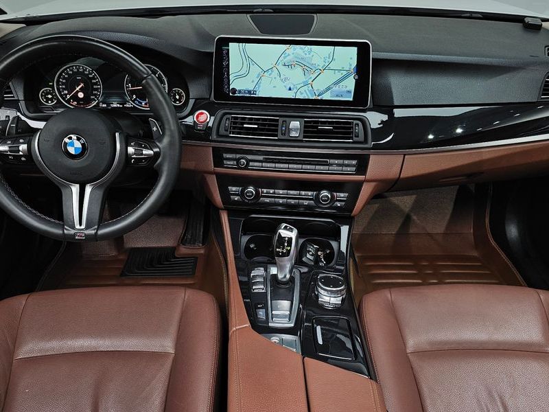 2016 BMW 5 Series 520d M Aero Dynamic photo 7