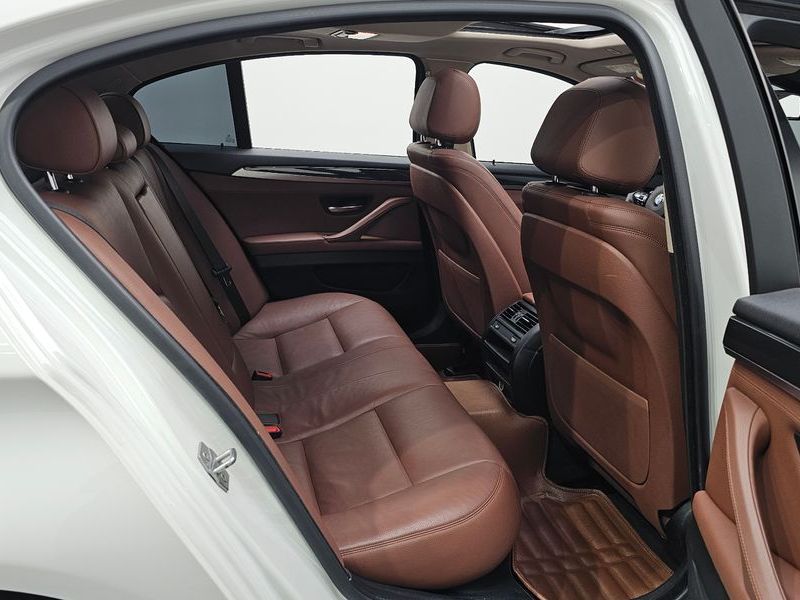 2016 BMW 5 Series 520d M Aero Dynamic photo 26