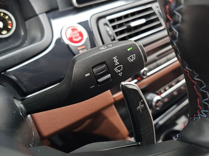 2016 BMW 5 Series 520d M Aero Dynamic photo 30