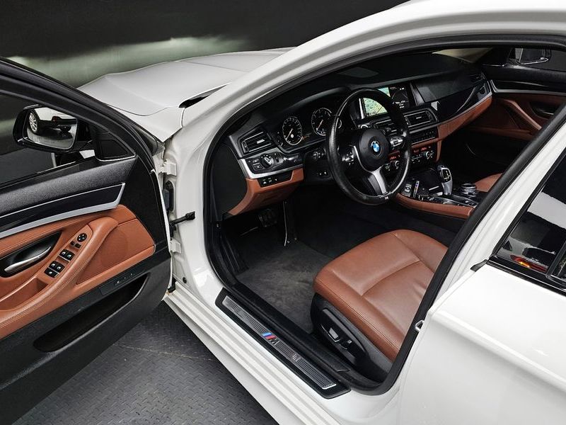 2016 BMW 5 Series 520d M Aero Dynamic photo 11