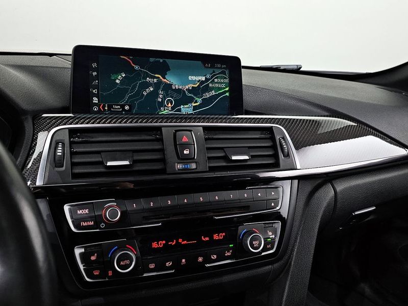 2017 BMW M4 Convertible Paintwork Edition photo 14