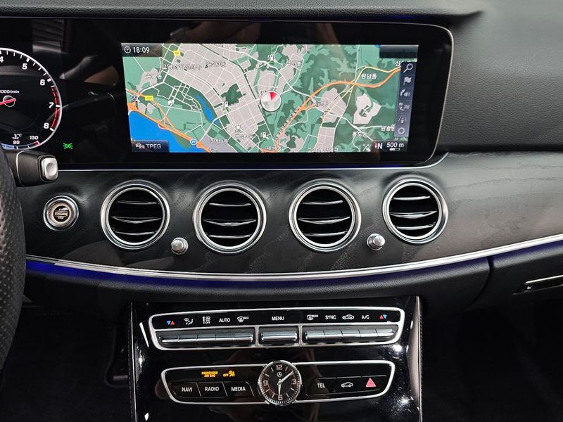 2017 Mercedes-Benz E-Class E300 AV Intelligent Drive photo 14
