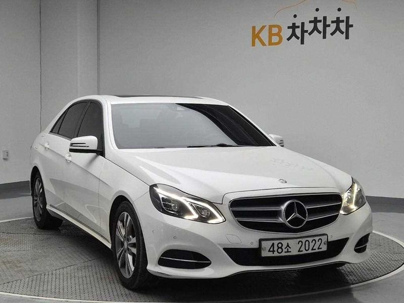 2015 Mercedes-Benz E-Class E200 Avantgarde photo 1