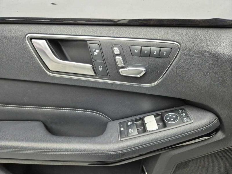 2015 Mercedes-Benz E-Class E200 Avantgarde photo 10