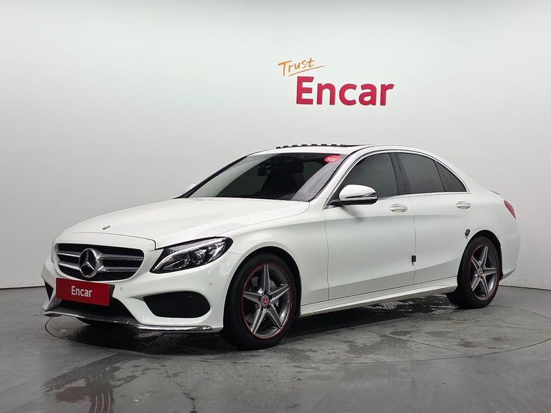 2017 Mercedes-Benz C-Class C200 AMG Line photo 1