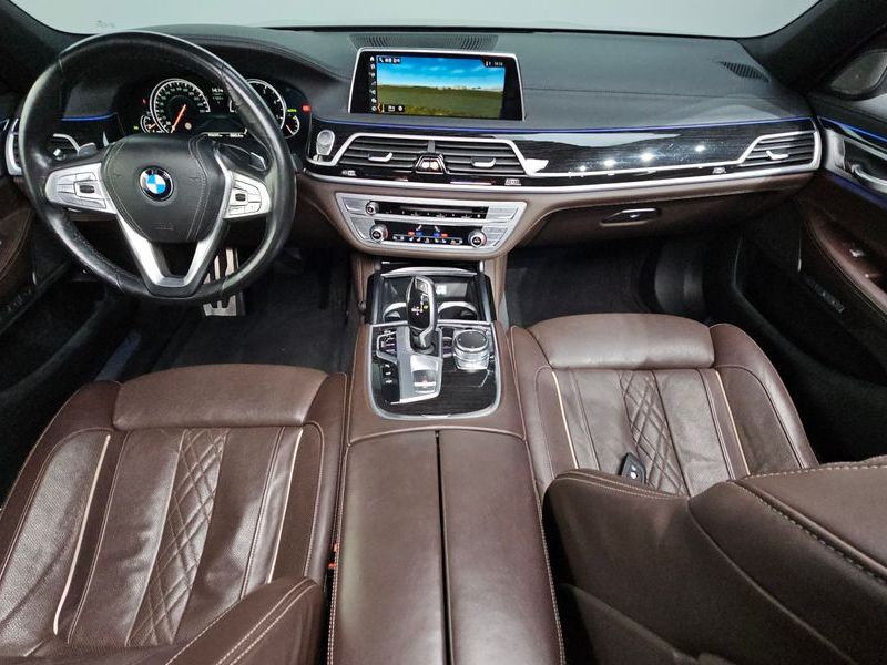 2017 BMW 7 Series 740d xDrive M Sport photo 7