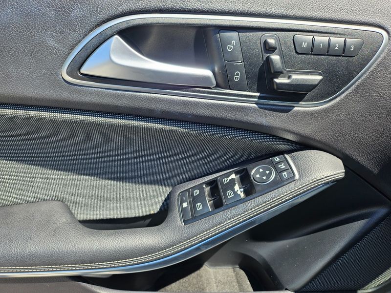 2015 Mercedes-Benz A-Class A180 CDI Style photo 11