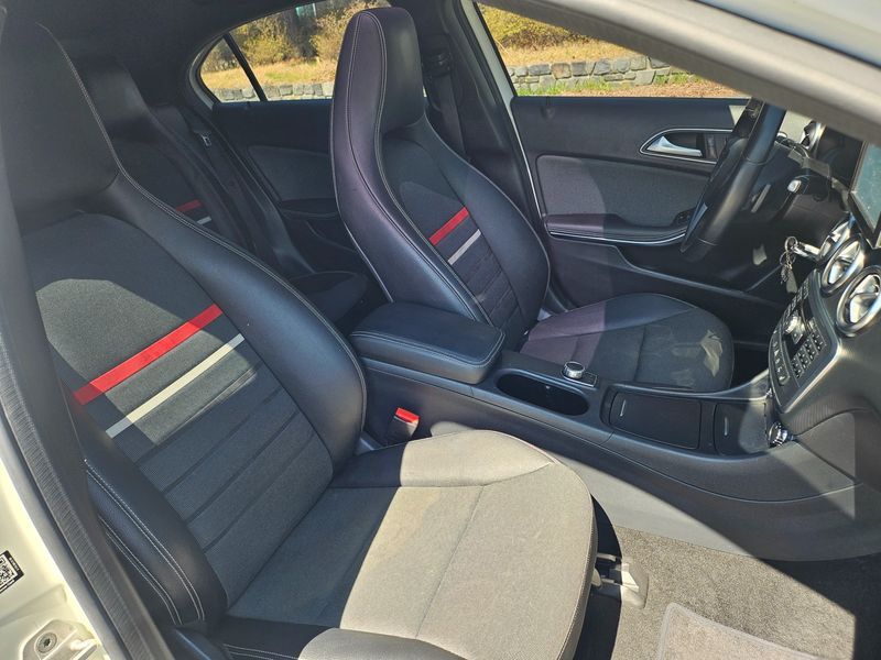 2015 Mercedes-Benz A-Class A180 CDI Style photo 12