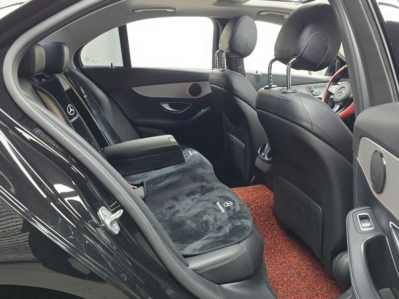 2017 Mercedes-Benz C-Class C220 d Avantgarde photo 12