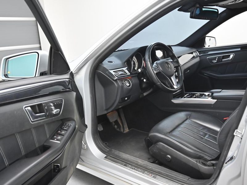 2015 Mercedes-Benz E-Class E220 Bluetec Avantgarde photo 11