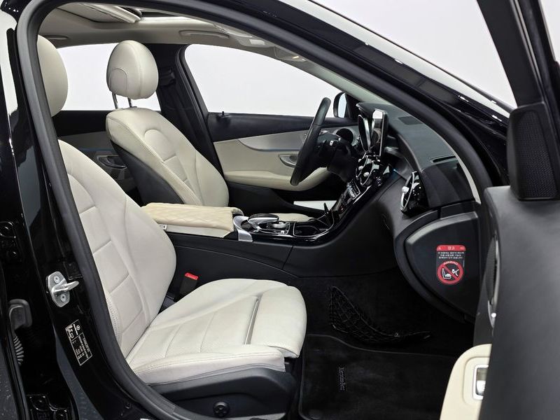 2017 Mercedes-Benz C-Class C200 Avantgarde photo 11
