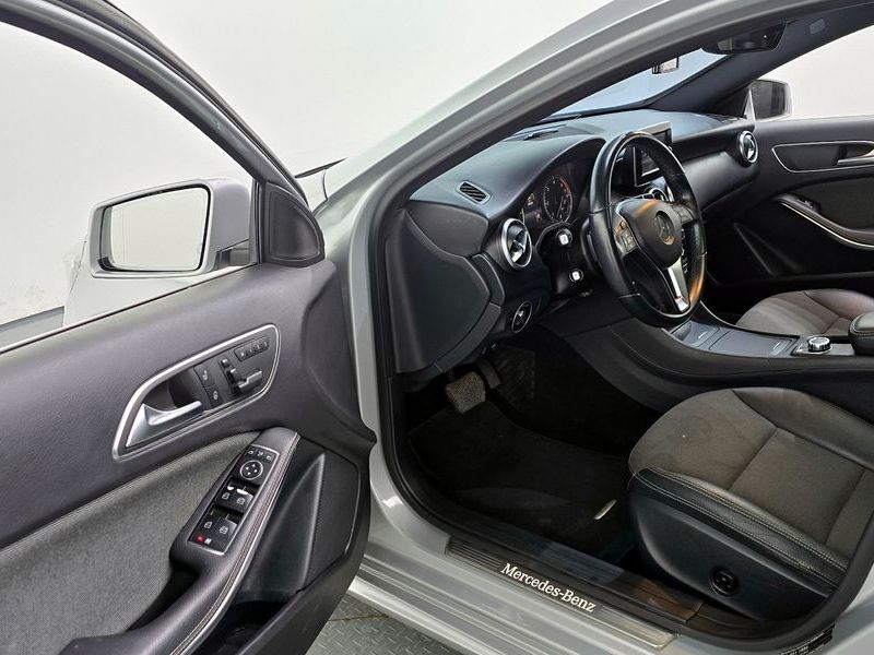 2015 Mercedes-Benz A-Class A200 CDI Style photo 10