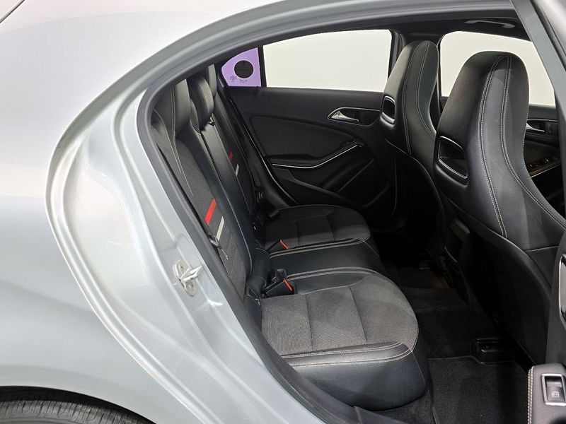 2015 Mercedes-Benz A-Class A200 CDI Style photo 12