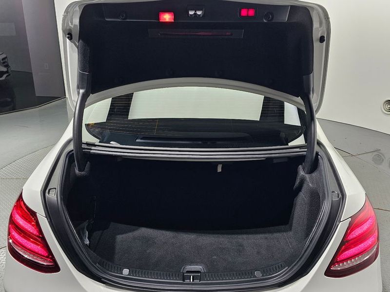 2017 Mercedes-Benz E-Class E300 4MATIC AV Intelligent Drive photo 20