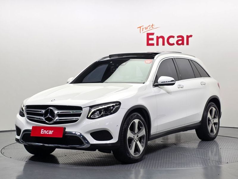 2016 Mercedes-Benz C-Class GLC220 d 4MATIC Premium photo 1