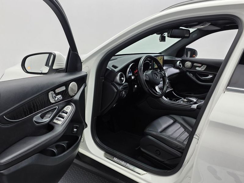 2016 Mercedes-Benz C-Class GLC220 d 4MATIC Premium photo 10