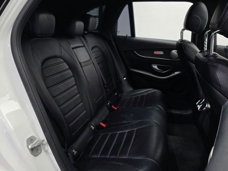 2016 Mercedes-Benz C-Class GLC220 d 4MATIC Premium photo 12