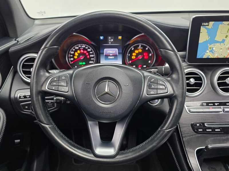 2016 Mercedes-Benz C-Class GLC220 d 4MATIC Premium photo 13