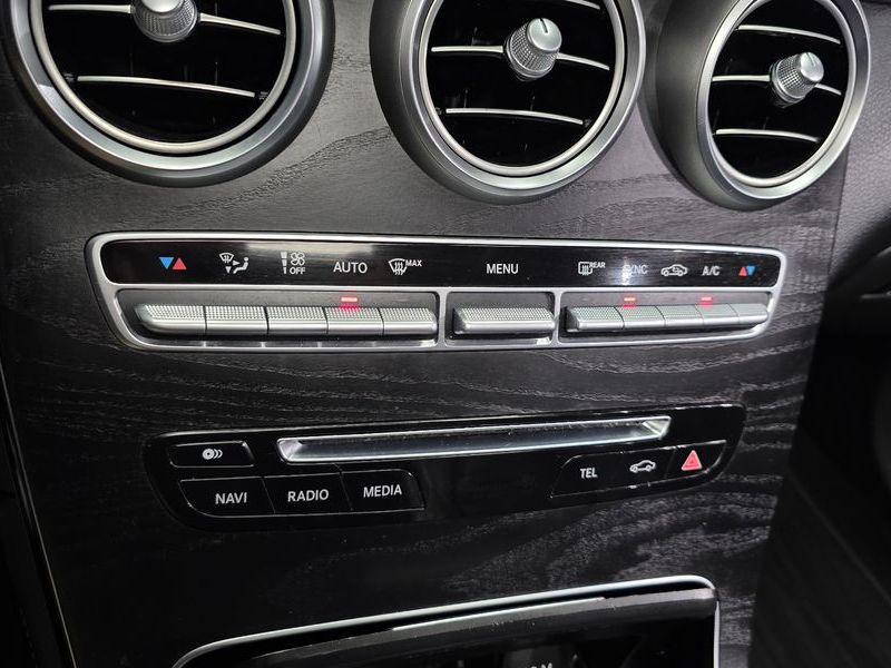 2016 Mercedes-Benz C-Class GLC220 d 4MATIC Premium photo 17