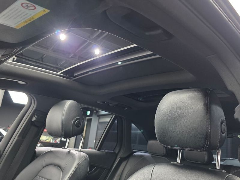 2016 Mercedes-Benz C-Class GLC220 d 4MATIC Premium photo 19
