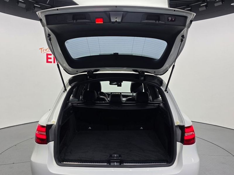2016 Mercedes-Benz C-Class GLC220 d 4MATIC Premium photo 20