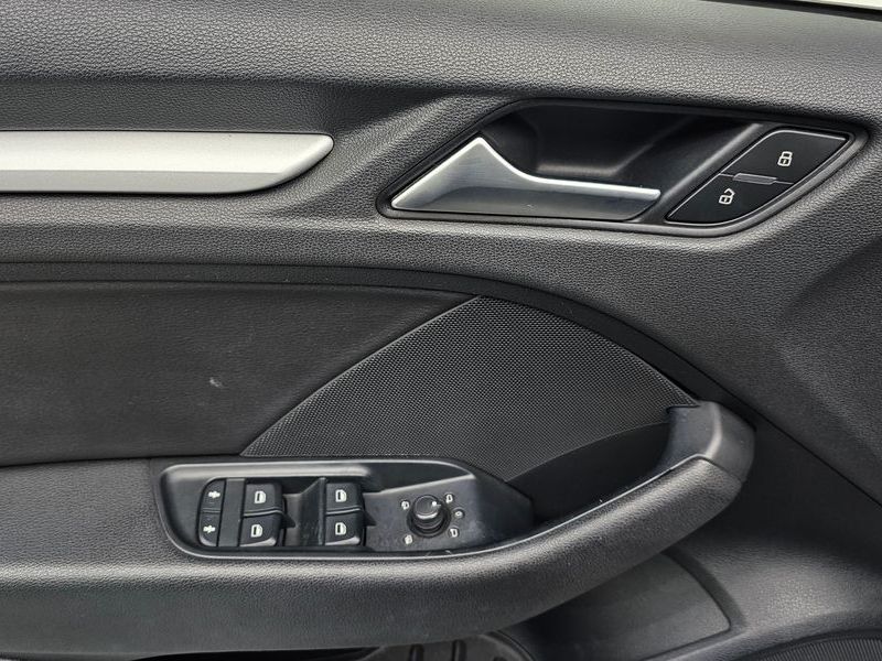 2015 Audi A3 25 TDI 8V photo 19