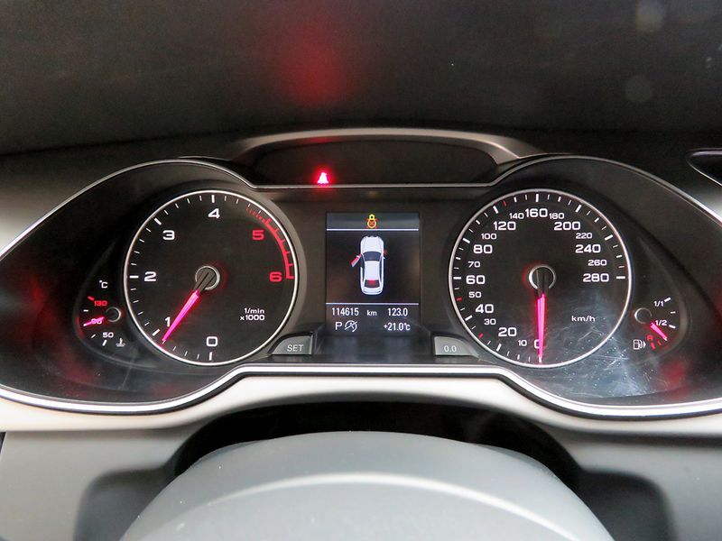 2015 Audi A4 30 TDI Dynamic B8 photo 9