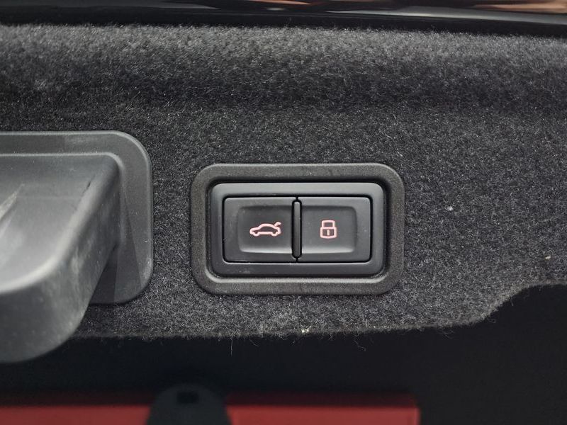 2015 Audi A8 50 TDI Quattro D4 photo 17