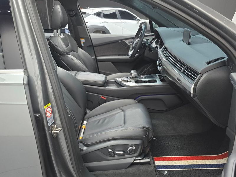 2016 Audi Q7 45 TDI Quattro Sport photo 11
