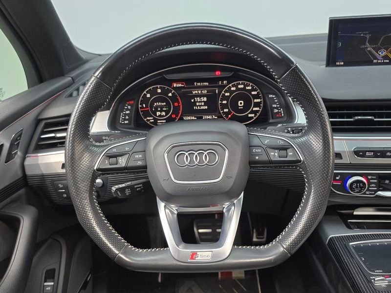 2016 Audi Q7 45 TDI Quattro Sport photo 13