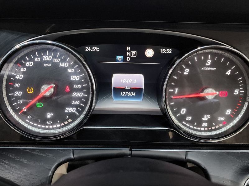 2017 Mercedes-Benz E-Class E220d 4MATIC Avantgarde photo 8