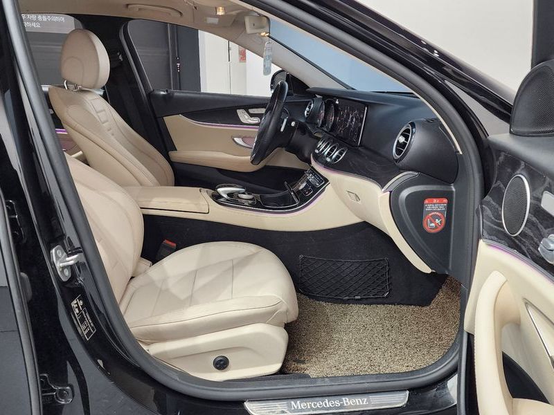 2017 Mercedes-Benz E-Class E220d 4MATIC Avantgarde photo 26