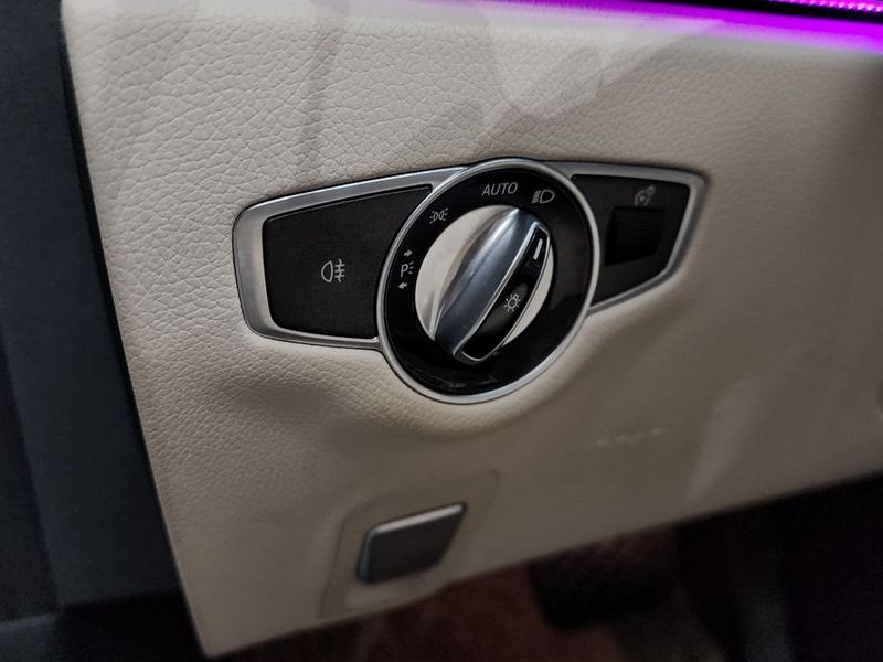 2017 Mercedes-Benz E-Class E220d 4MATIC Avantgarde photo 30