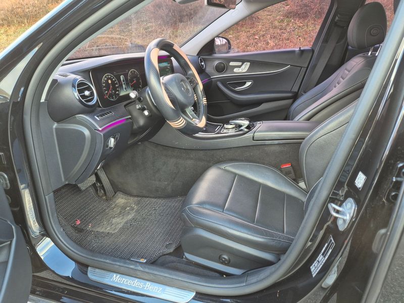 2017 Mercedes-Benz E-Class E300 4MATIC Avnatgarde photo 8