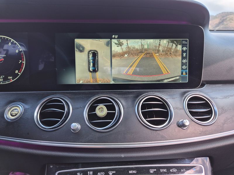 2017 Mercedes-Benz E-Class E300 4MATIC Avnatgarde photo 11